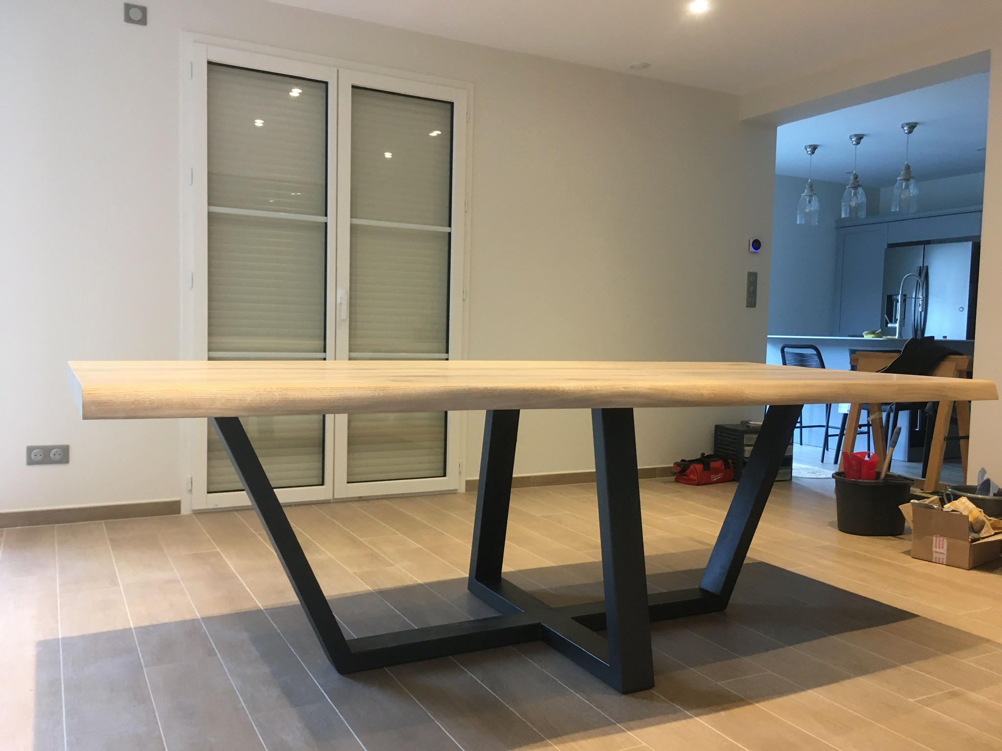 Pieds de table en acier réalisé par Autrefer en Normandie